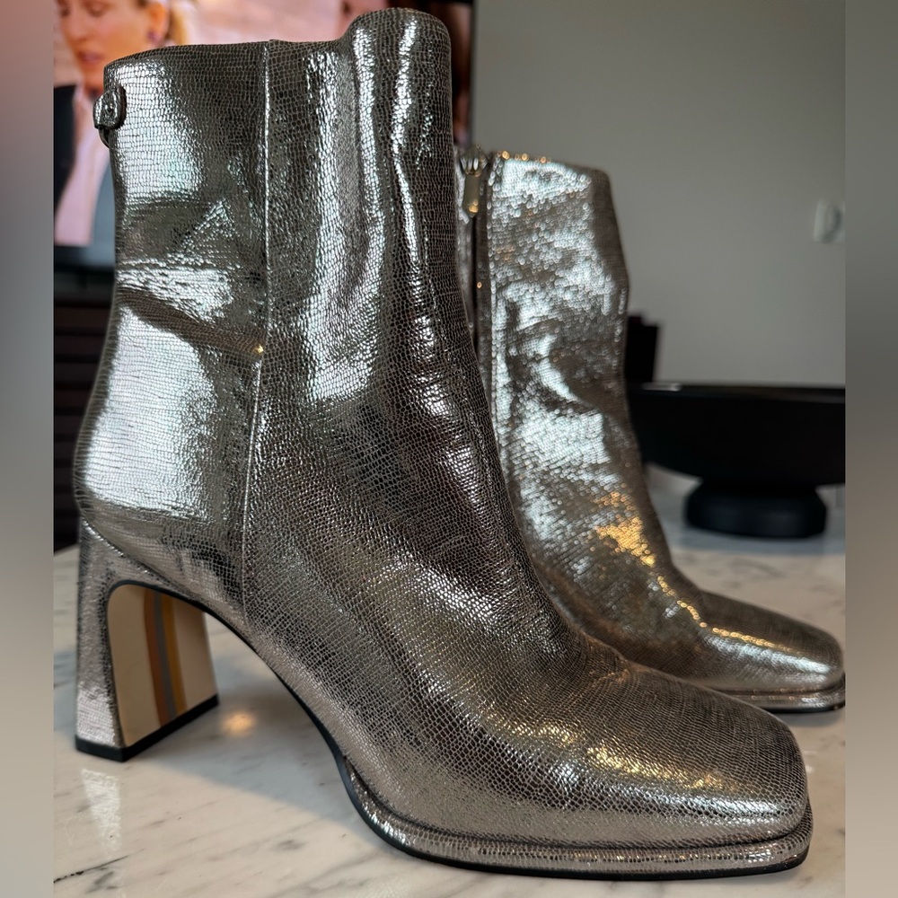 Sam Edelman size 8.5 Silver Ankle Boots